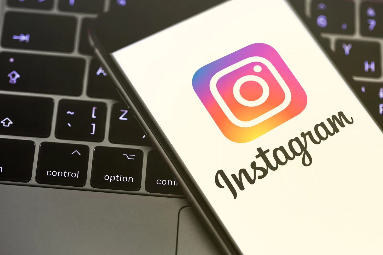 How to Find Instagram Accounts with Phone Numbers? Can Instagram Number Generators Be Used for Customer Screening?
